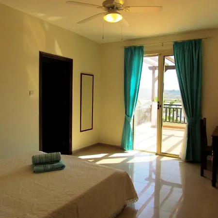 Felicity Villa Coral Bay